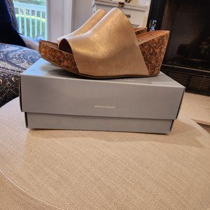 Blowfish Gold Wedges, Size 10